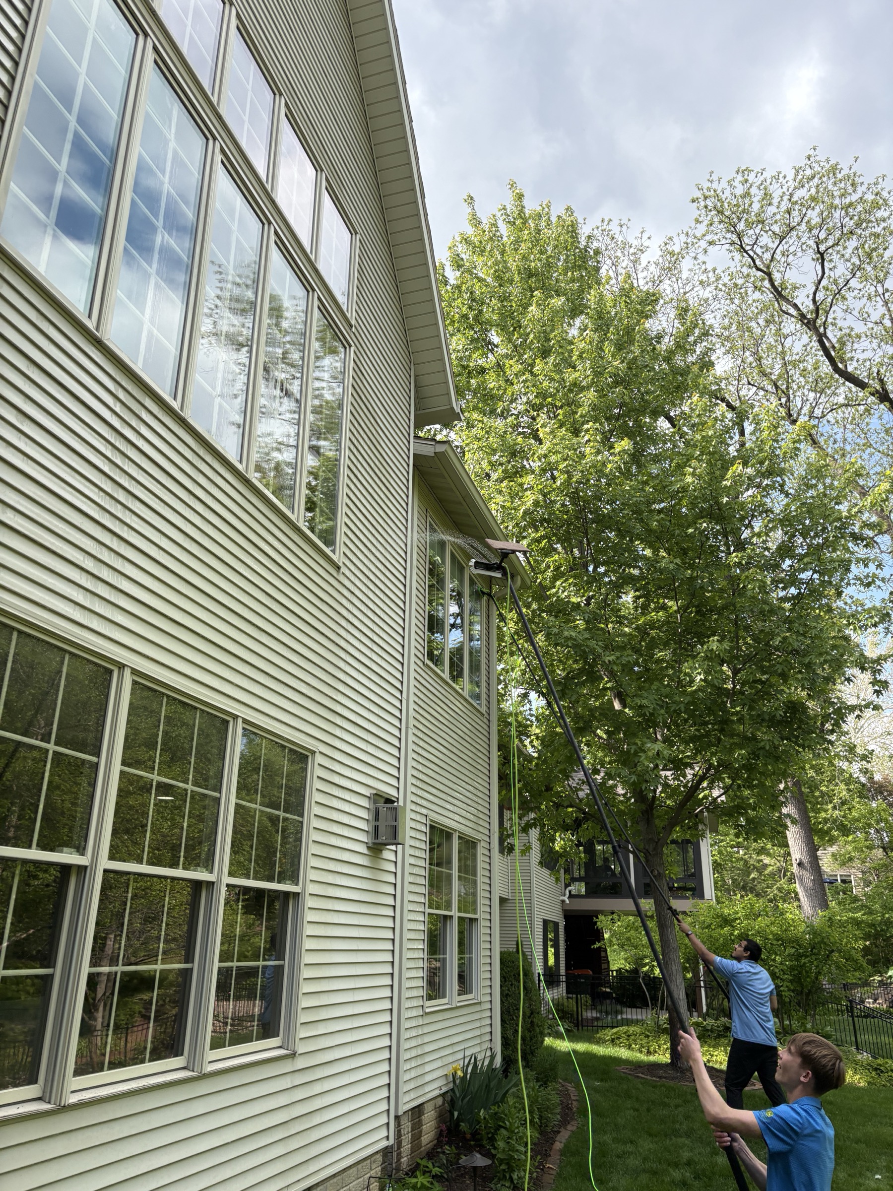 Pure water pole window cleaning
